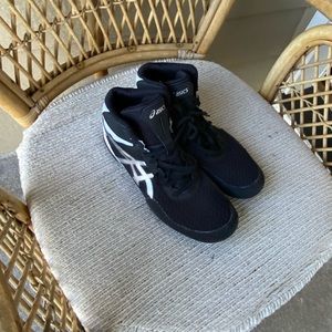 Men’s ASICS Wrestling Shoe